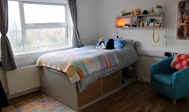 eight bed cluster room