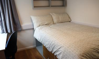 smaller eight bed cluster room
